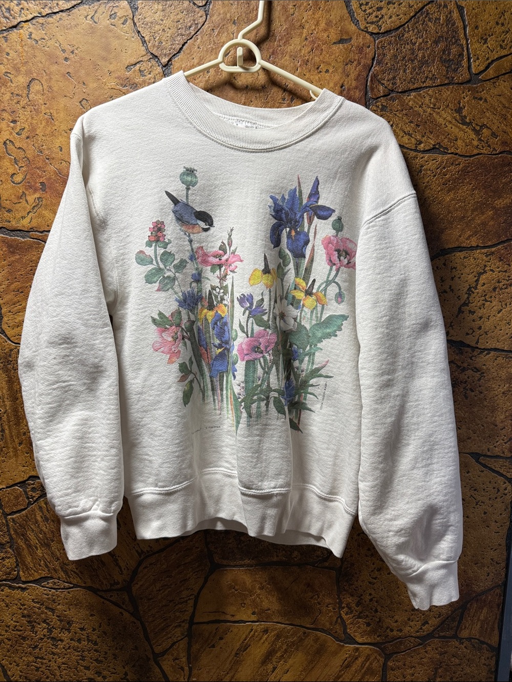 Fruit of the Loom White Floral & Bird Crewneck Sweatshirt       S 1